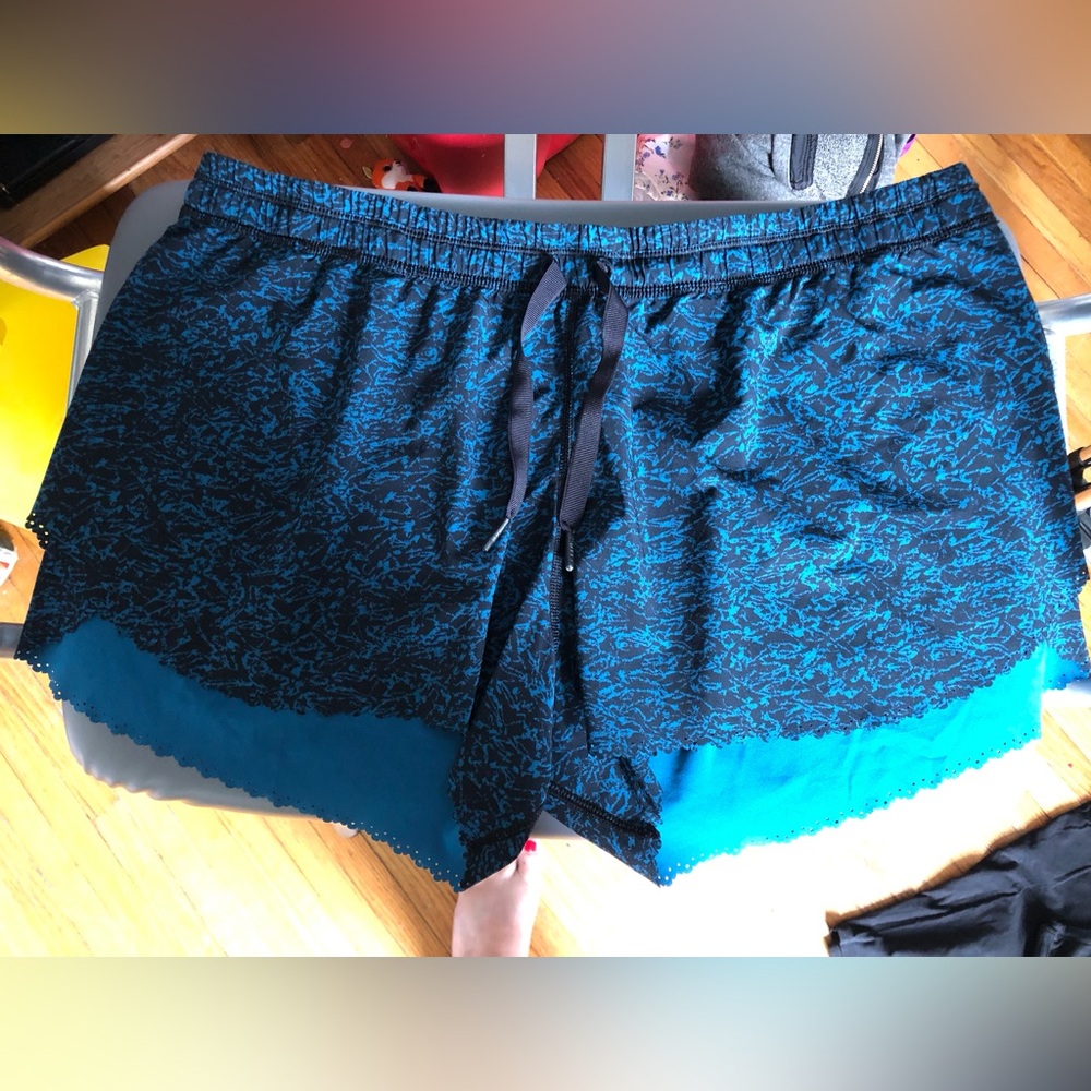 Lululemon size 12